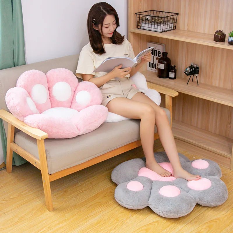 Plush Chair Cat Paw Cushion - Soft and Adorable (70x60cm)